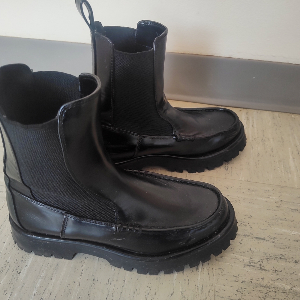 Zara Black Chunky Chelsea Boots